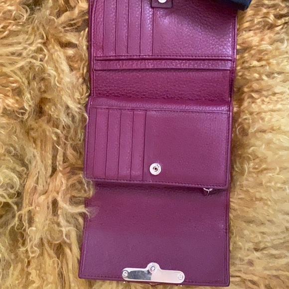 Authentic Gucci Leather Wallet. - Picture 13 of 16